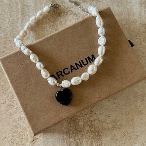 Arcanum LA Sweetheart Choker in Obsidian